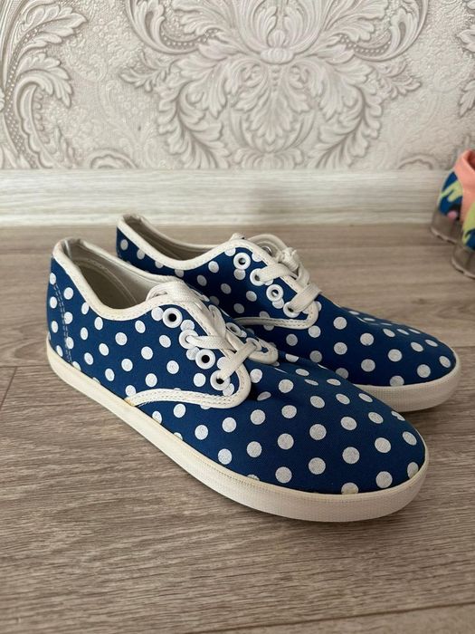 Оптом кроссовки 1000