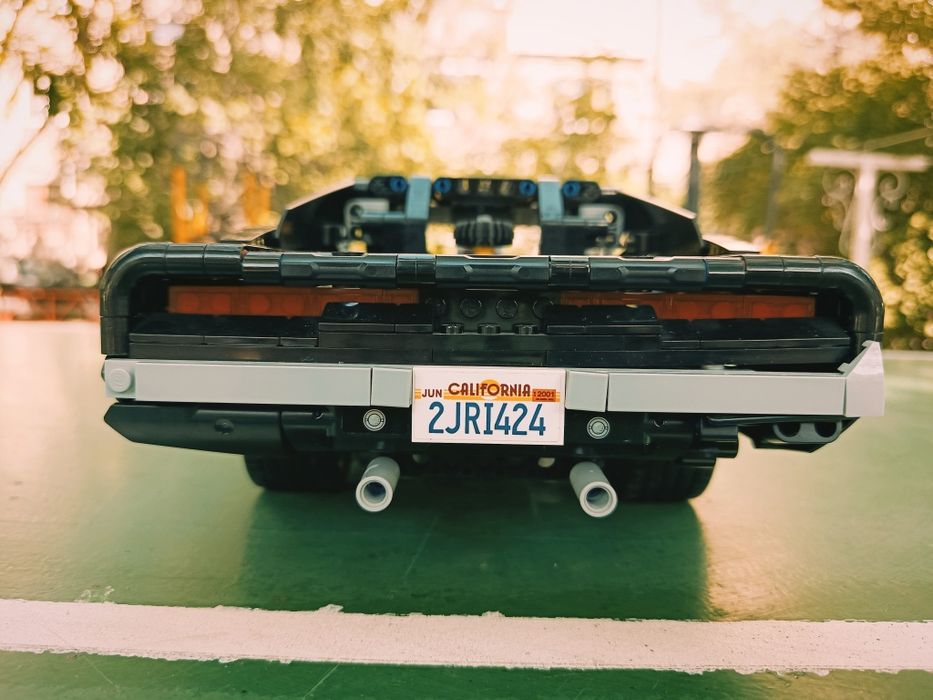 Lego Technic Dodge Charger 42111