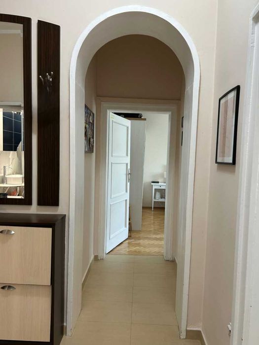 Дава се под наем Тристаен апартамент в София, Център - 88 кв.м за 1396.38 € - Снимка #2