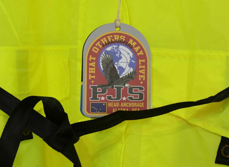 Parajumpers M и L оригинальный дождевик