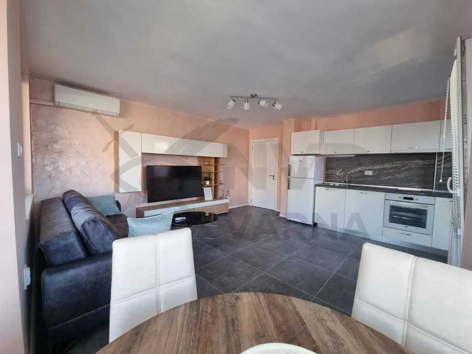 Дава се под наем двустаен апартамент в Колхозен Пазар! 21339582