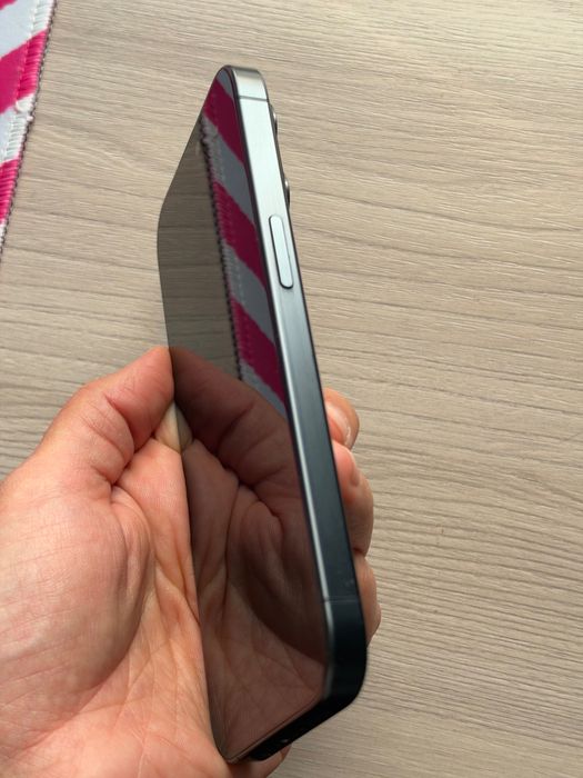 Продам iPhone 15 pro 256гб