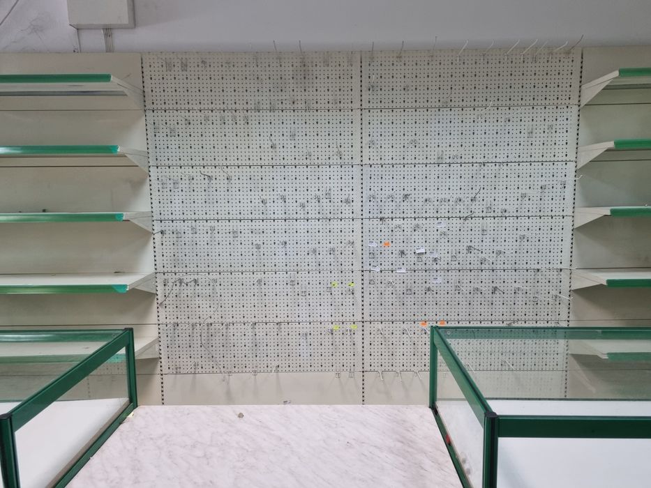 Краестени и островни стилажи