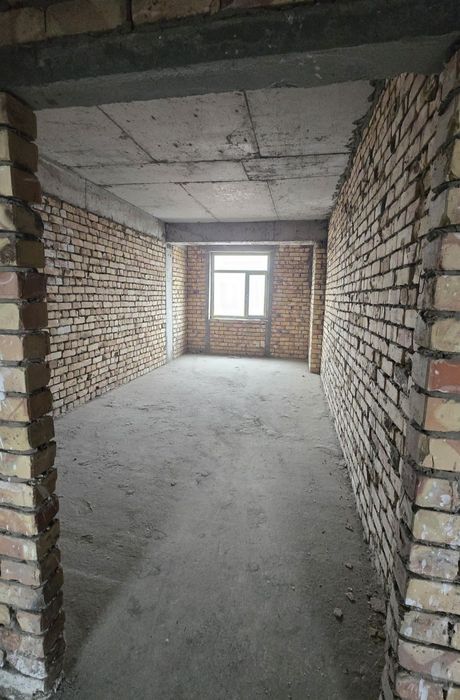 Продаётся 3-х  комнатная квартира Янгихаёт Спутник 7