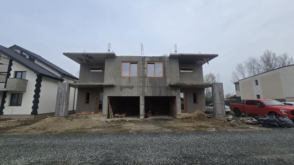 Vand casa tip duplex