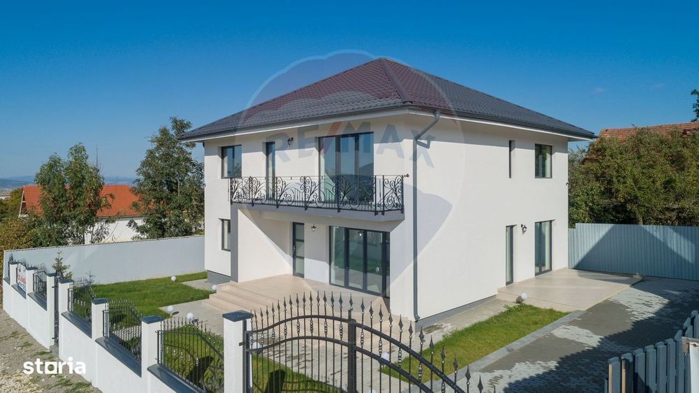 Casă modernă Bunloc, vedere Bucegi, 186 mp, comision 0