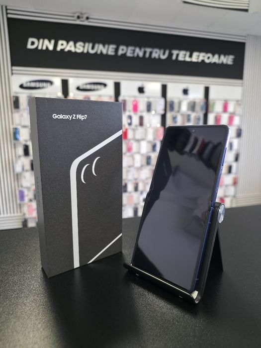 Samsung Z Flip 7 / Blue/Black / 256/512 GB / DeluxGSM