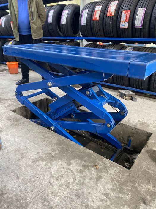 Подъемник ножничный