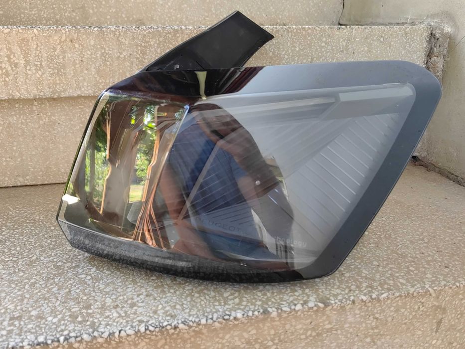 Стоп Peugeot 3008 десен LED / Стоп Пежо 3008 Оригинален