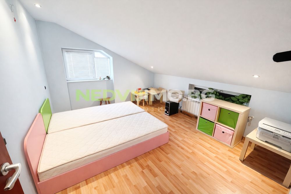 Къща на 4 етажа под наем във Виница