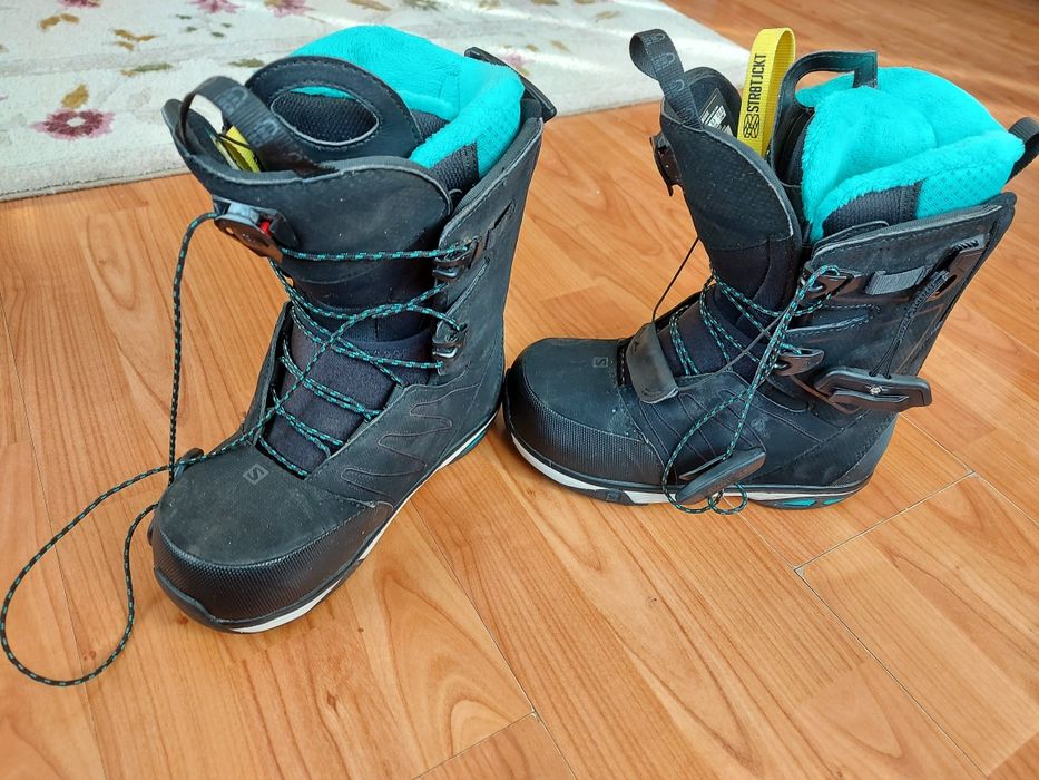 Vând  urgent bootsi Solomon.