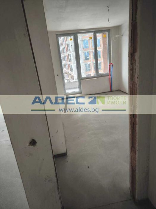 Продава се чисто нов двустаен ап. в широк център!