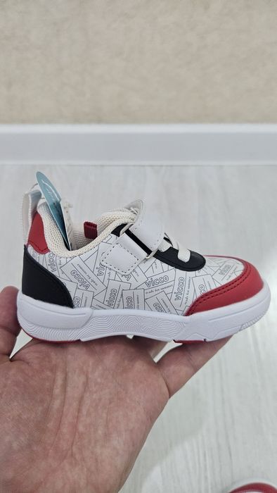 Детские кроссовки Vicco