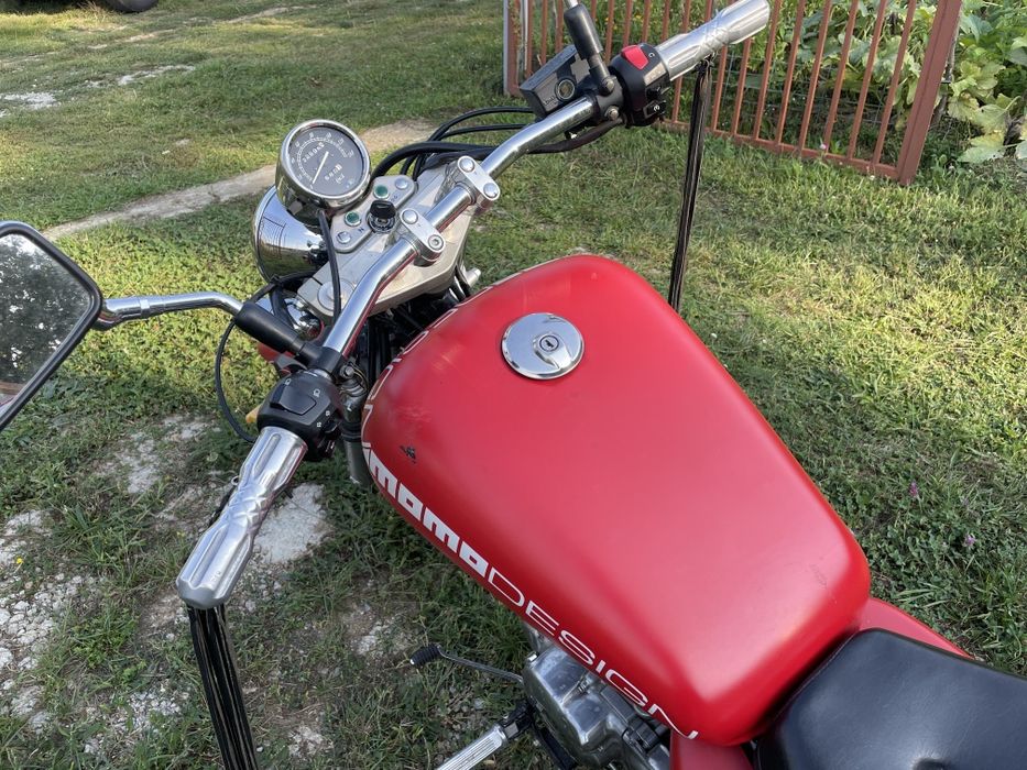 Suzuki Marauder 250 – Cruiser elegant, economicos și ușor de manevrat!