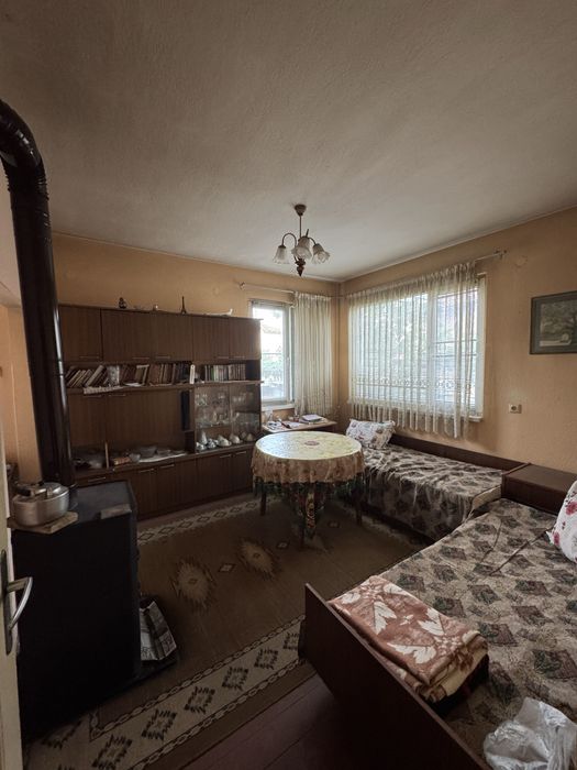 Продава се Етаж от къща в Казанлък - 140 кв.м за 765 €/кв.м - Снимка #3