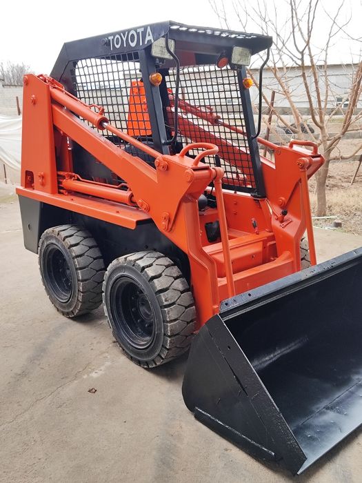 Мини погрузчик Тойота 8СДК сотилади.