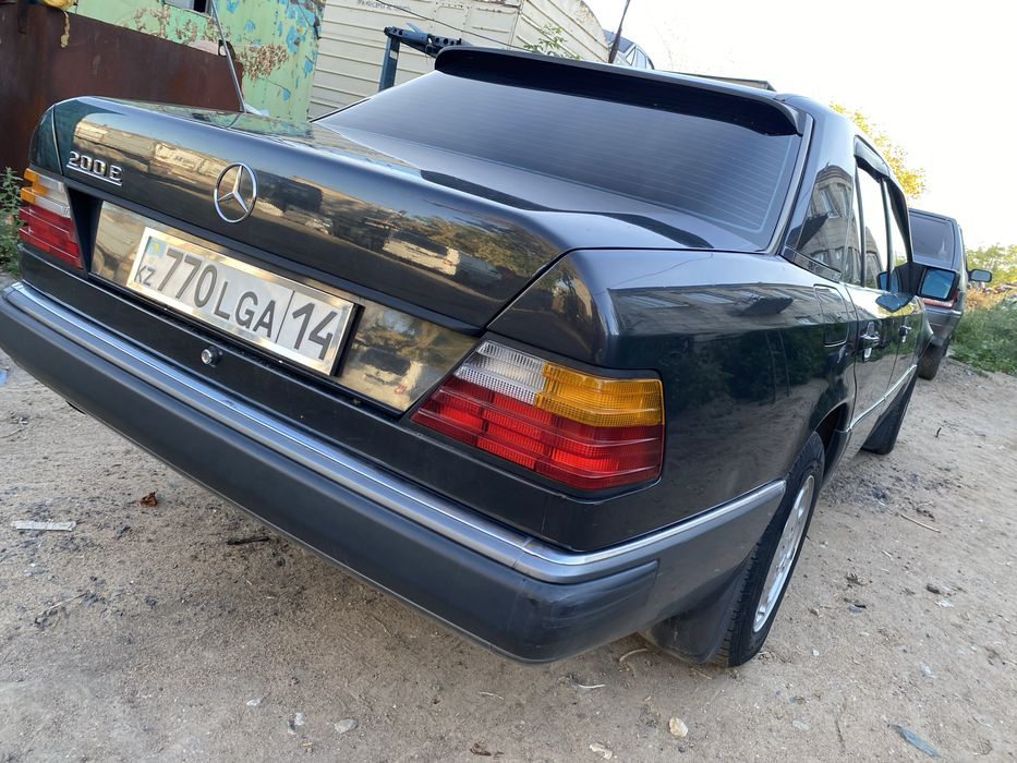 Мерседес Бенц Е200 w124 М102
