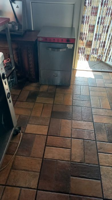 Vând urgent aparate shaorma