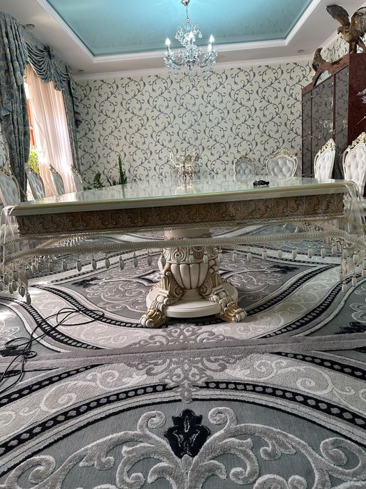 Стол и стулья 22 штуки