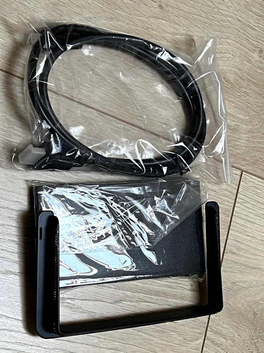 Monitor Feelworld 4k F570 + bonus baterii NP-F550