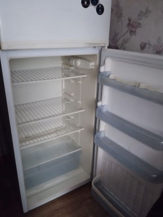 Продам холодильник
