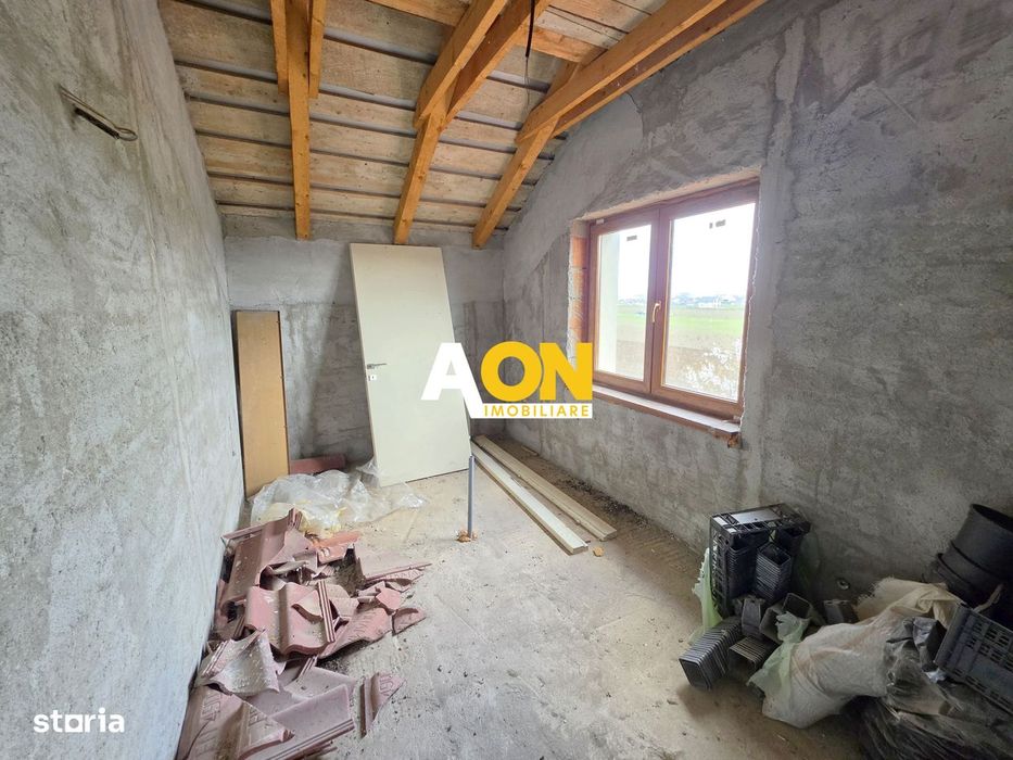 Casa semifinisata, 5 camere, 571 mp teren, Micesti