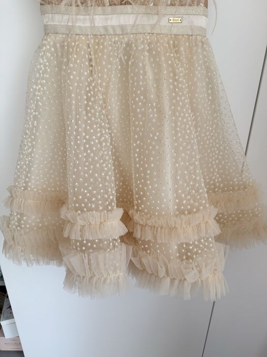 Официална рокля.