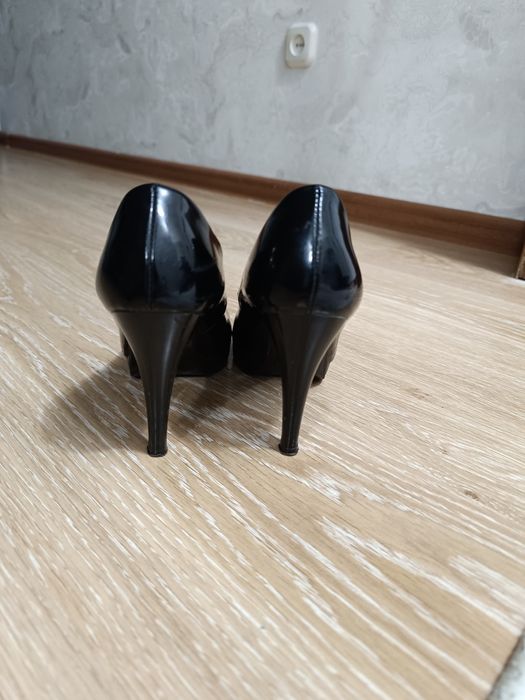 Продам туфли черные