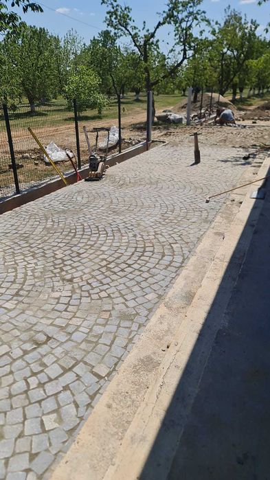 Vând Piatră Cubică Diverse Dimensiuni + Servicii de Montaj