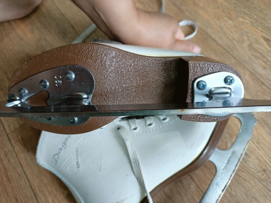 Коньки. Размер 28