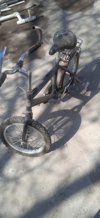 Велик катался ещё когда был совсем маленький так что отрываю от сердца