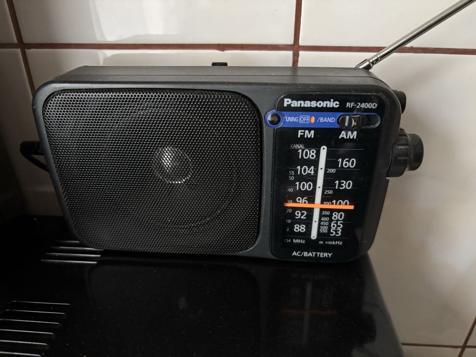 Vand aparat de radio