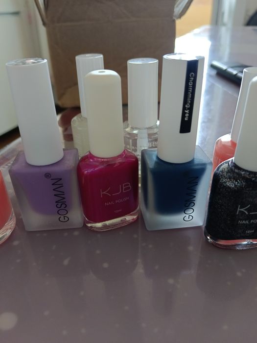 Продаю лаки для ногтей