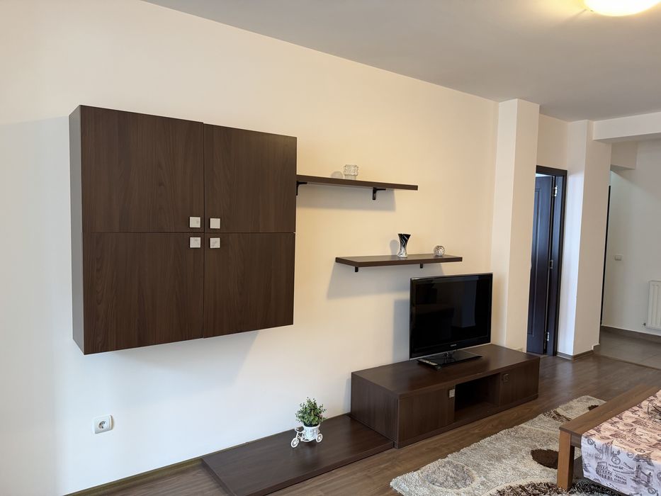 Inchiriez apartament 3 camere Centru