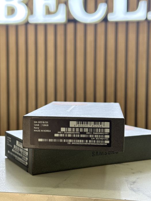 S25 / 128GB / 12GB RAM / Navy / Sigilat