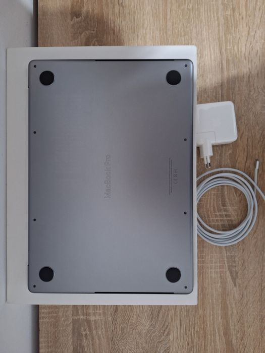 MacBook Pro 14" M1 Pro 32GB, 512GB, 10C CPU / 16C GPU