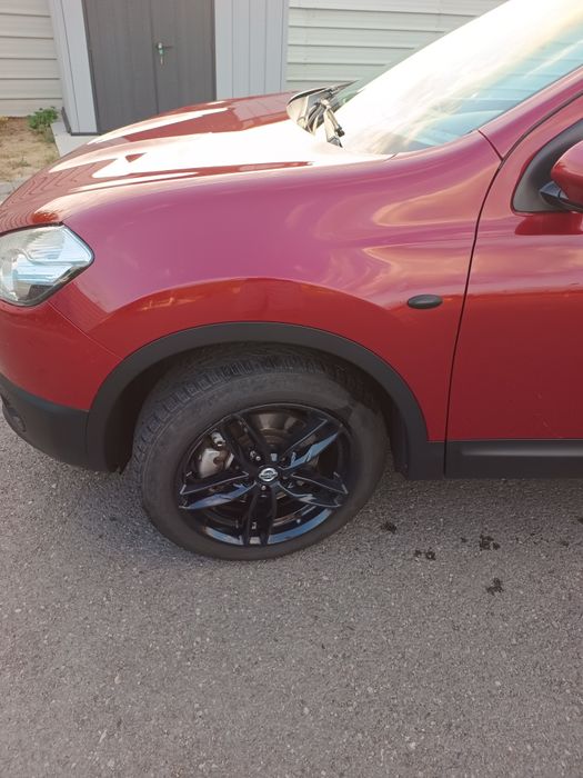 Vand Nissan qashqai 2.0 ,model 7 locuri