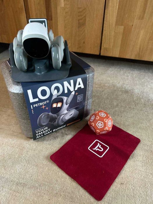 Loona Pet Bot – robot Inteligent, ca nou + statie de incarcare