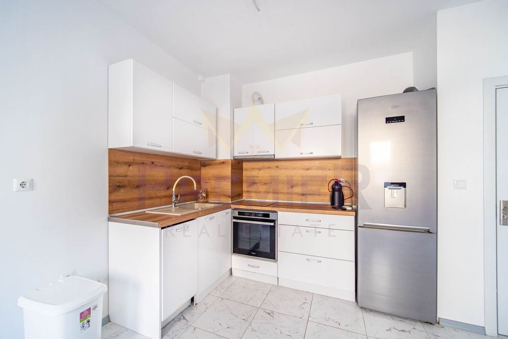 Продава се Двустаен апартамент в Варна, Център - 70 кв.м за 2642 €/кв.м - Снимка #1