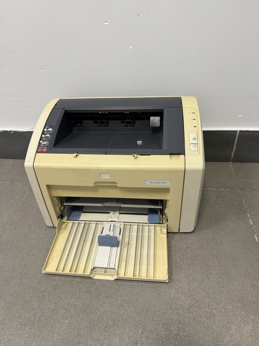 Продам принтер HP LaserJet 1022