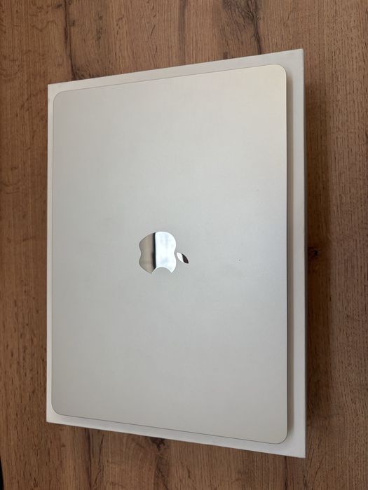 Продам Macbook air m2