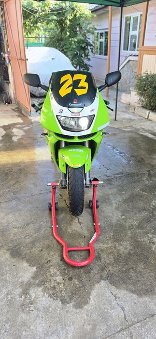 Kawasaki zx9r 145cp no honda no yamaha no suzuki