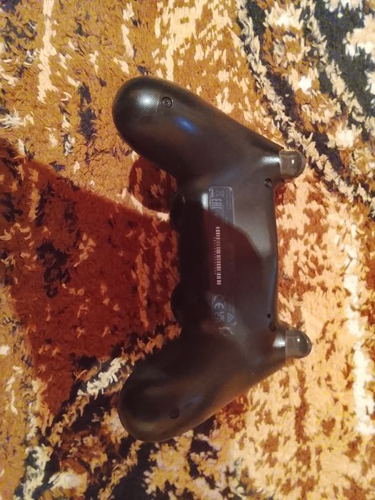 Vând PS4 slim in stare foarte buna
