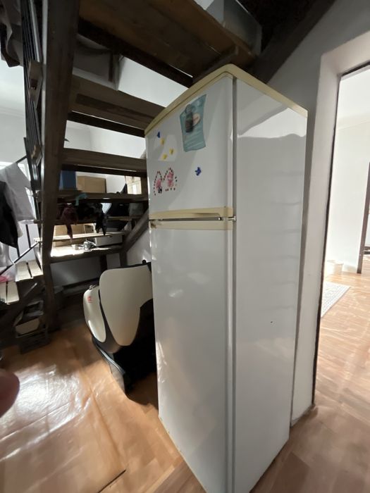 Холодильник в хорошем рабочем состоянии