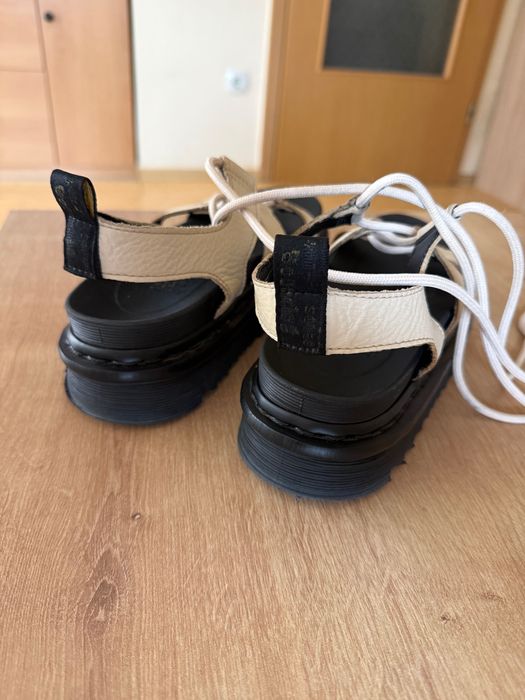 Dr. Martens Nartilla гладиаторски сандали на платформa