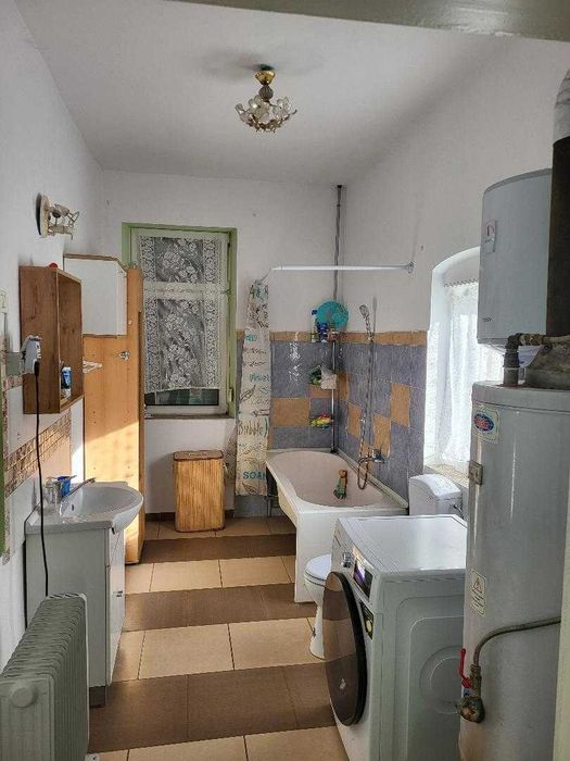 Casa spatioasa de vanzare