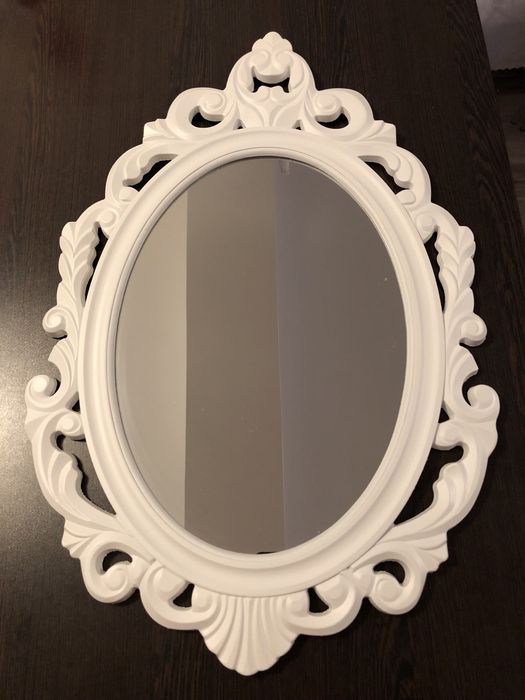 Oglinda ovala cu rama alba dimensiuni 48x56 cm pt nunta gatit mireasa