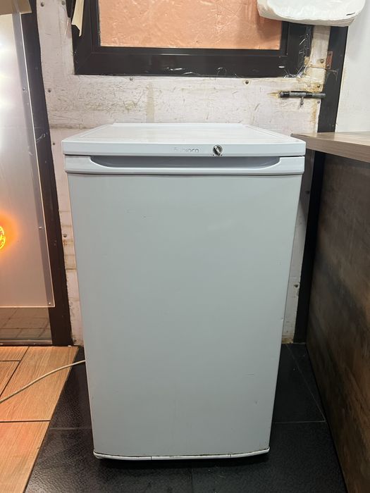 Не рабочий мини холодильник