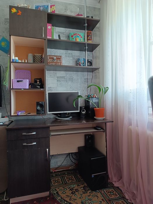 Продам школьный шкаф