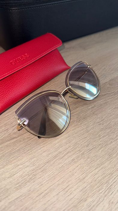 Слънчеви оригинални очила на Guess